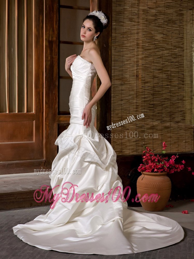 Pretty Mermaid Strapless Chapel Train Pick-ups Wedding Dress