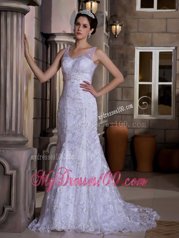 Fashionable Mermaid V-neck Court Train Lace Wedding Gowns