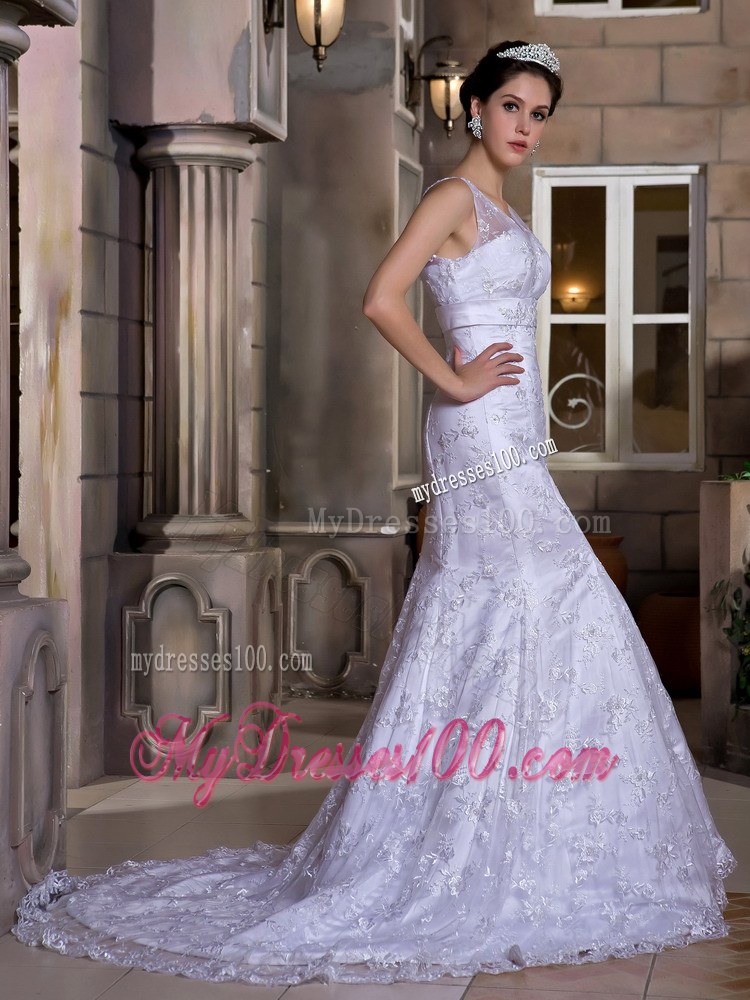 Fashionable Mermaid V-neck Court Train Lace Wedding Gowns
