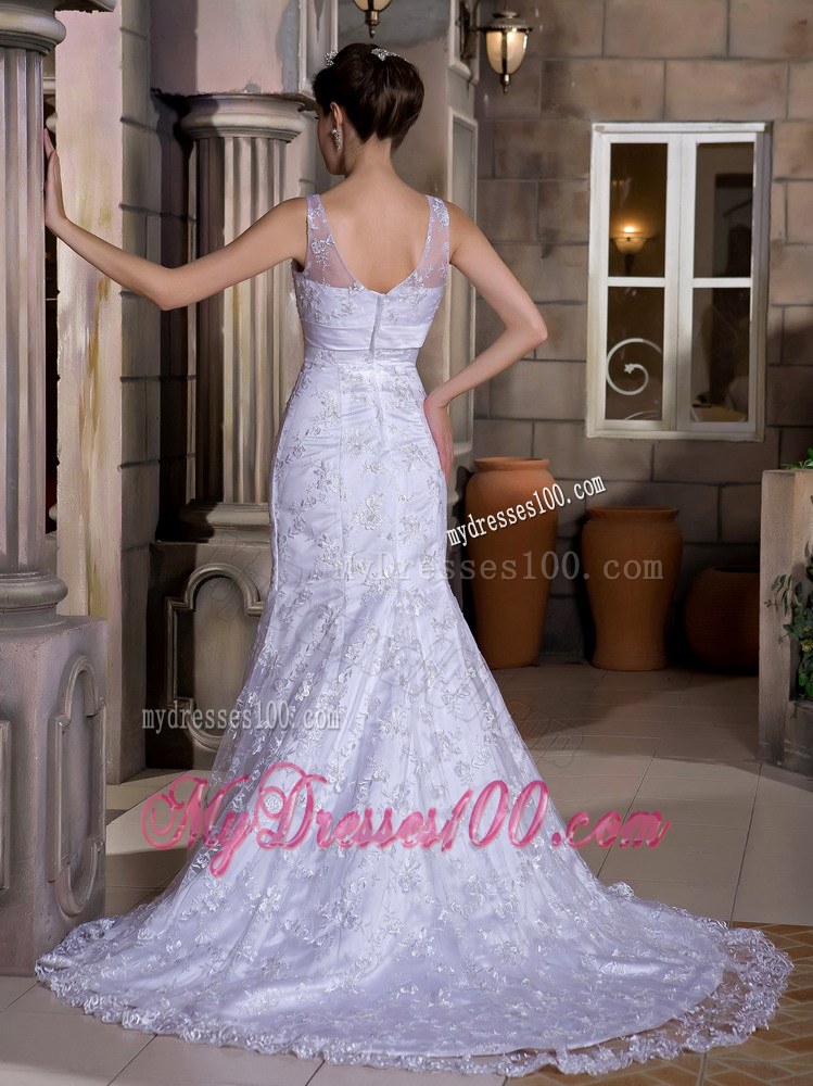 Fashionable Mermaid V-neck Court Train Lace Wedding Gowns