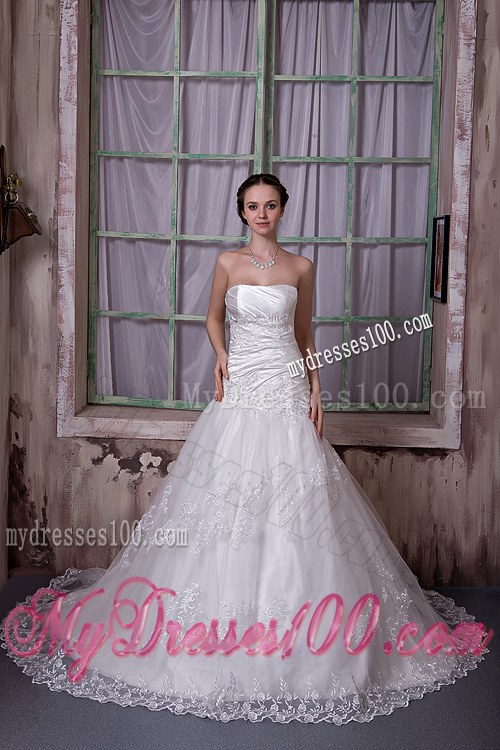 Gorgeous Strapless Chapel Train Lace Appliques 2013 Bridal Dresses