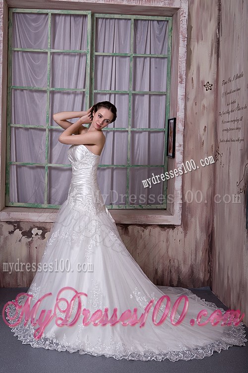 Gorgeous Strapless Chapel Train Lace Appliques 2013 Bridal Dresses