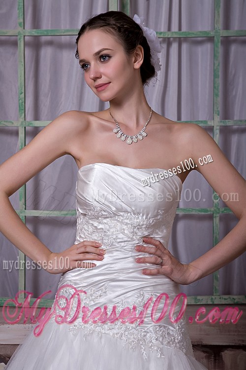 Gorgeous Strapless Chapel Train Lace Appliques 2013 Bridal Dresses
