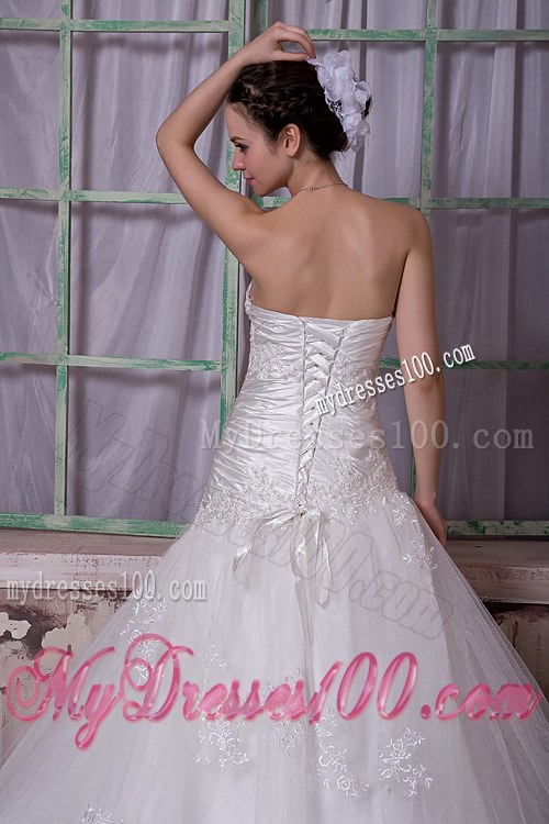Gorgeous Strapless Chapel Train Lace Appliques 2013 Bridal Dresses