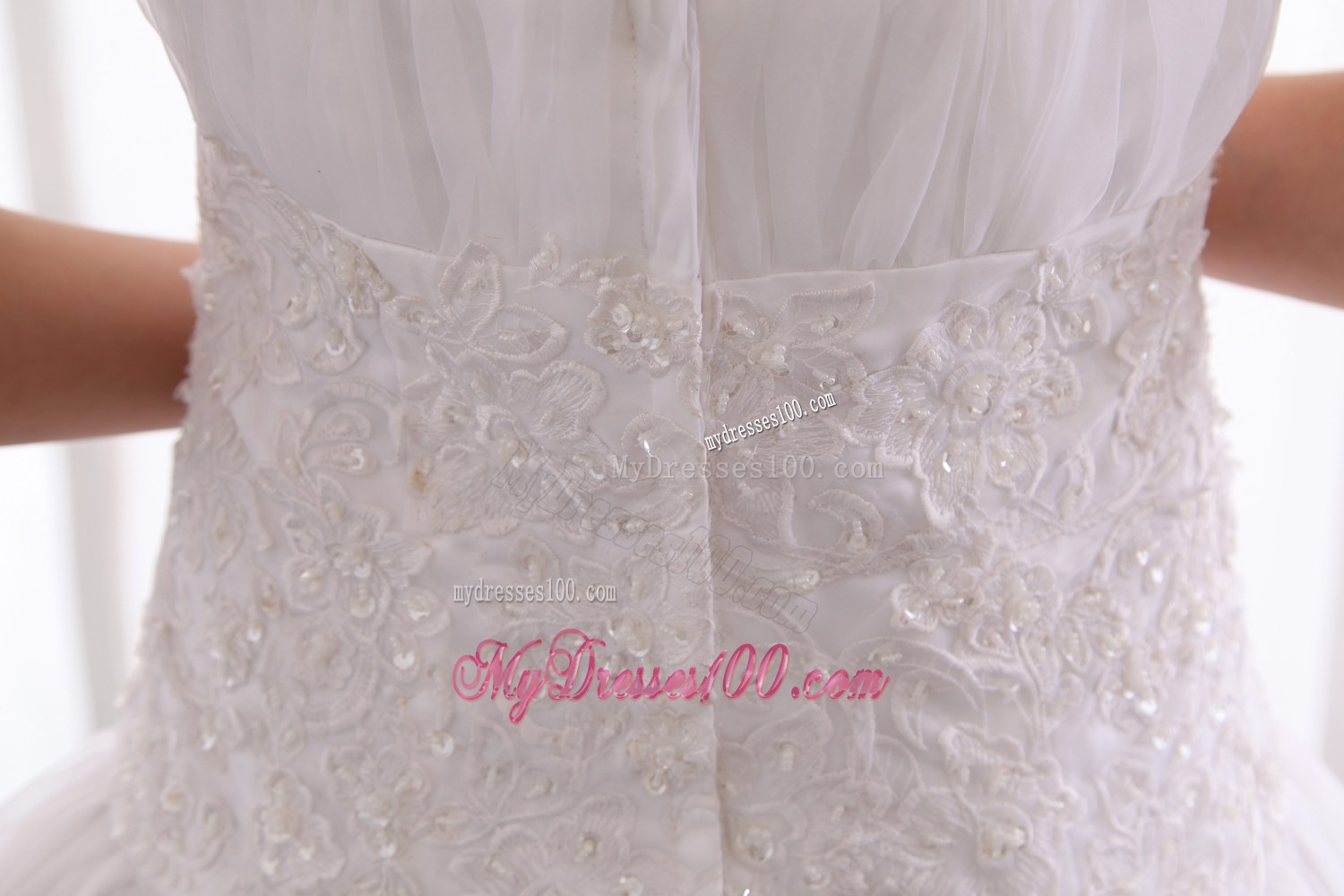 Gorgeous Strapless Floor-length Graceful Lace Wedding Gowns