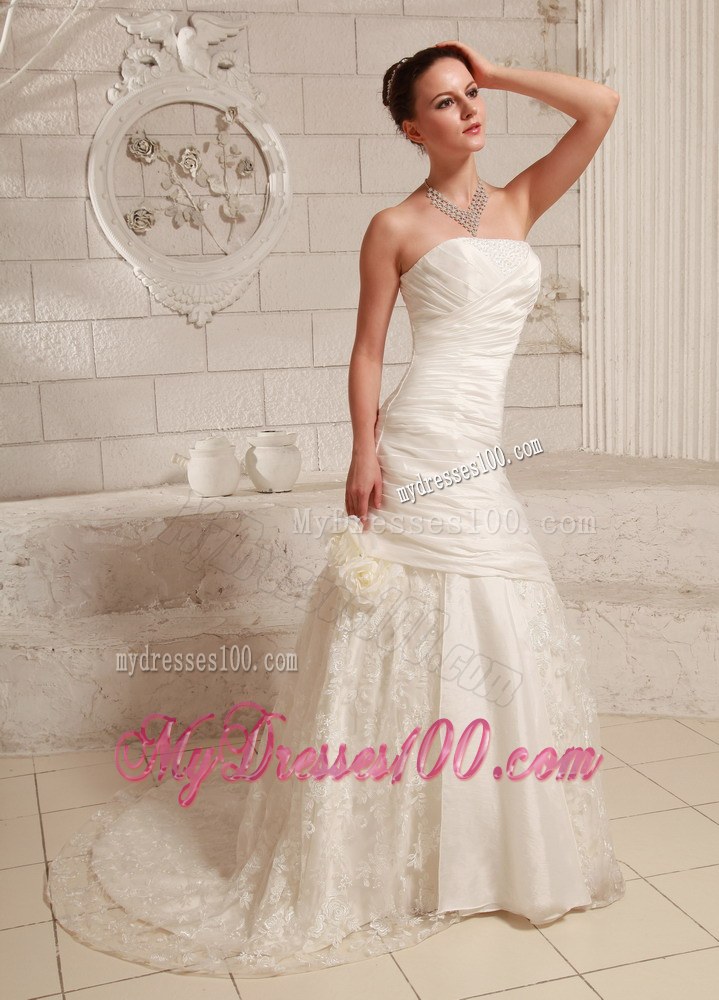 Flowers and Ruches Customize Wedding Dress with Court Train