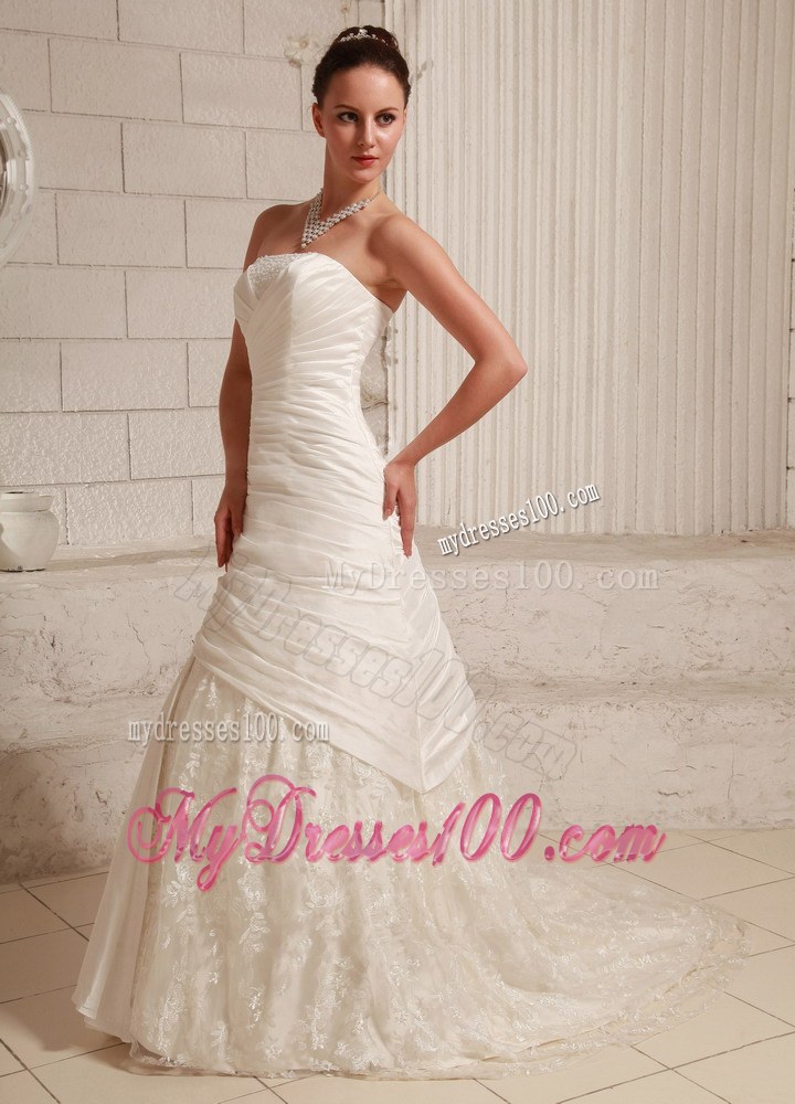 Flowers and Ruches Customize Wedding Dress with Court Train