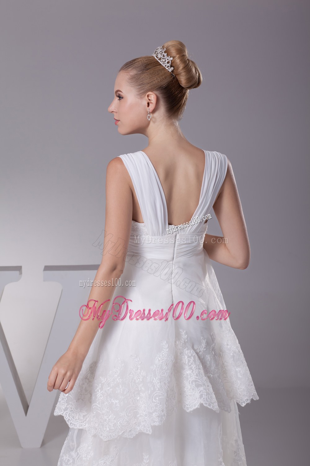 Fashionable Lace Straps High-low Wedding Dresses with Layers