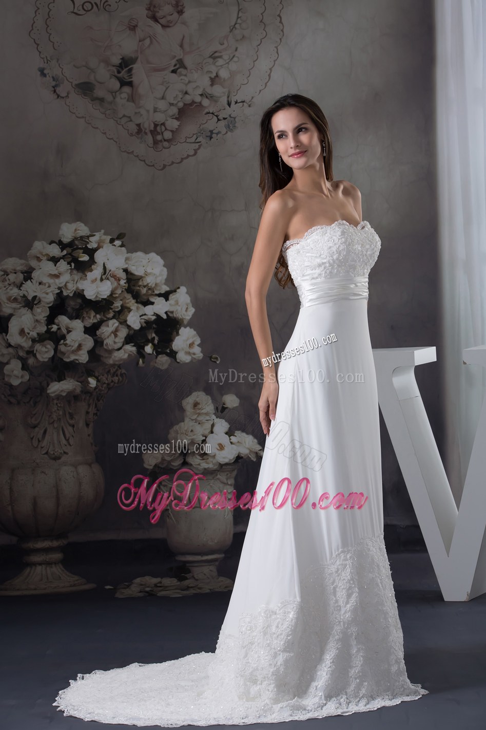 Lace Wedding Dress With Sweetheart A-line Brush Train