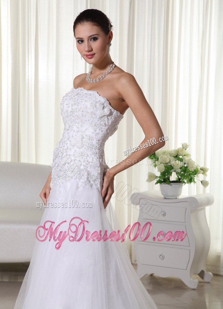 Lovely Strapless Chapel Train 2013 Luxurious Lace Wedding Gowns