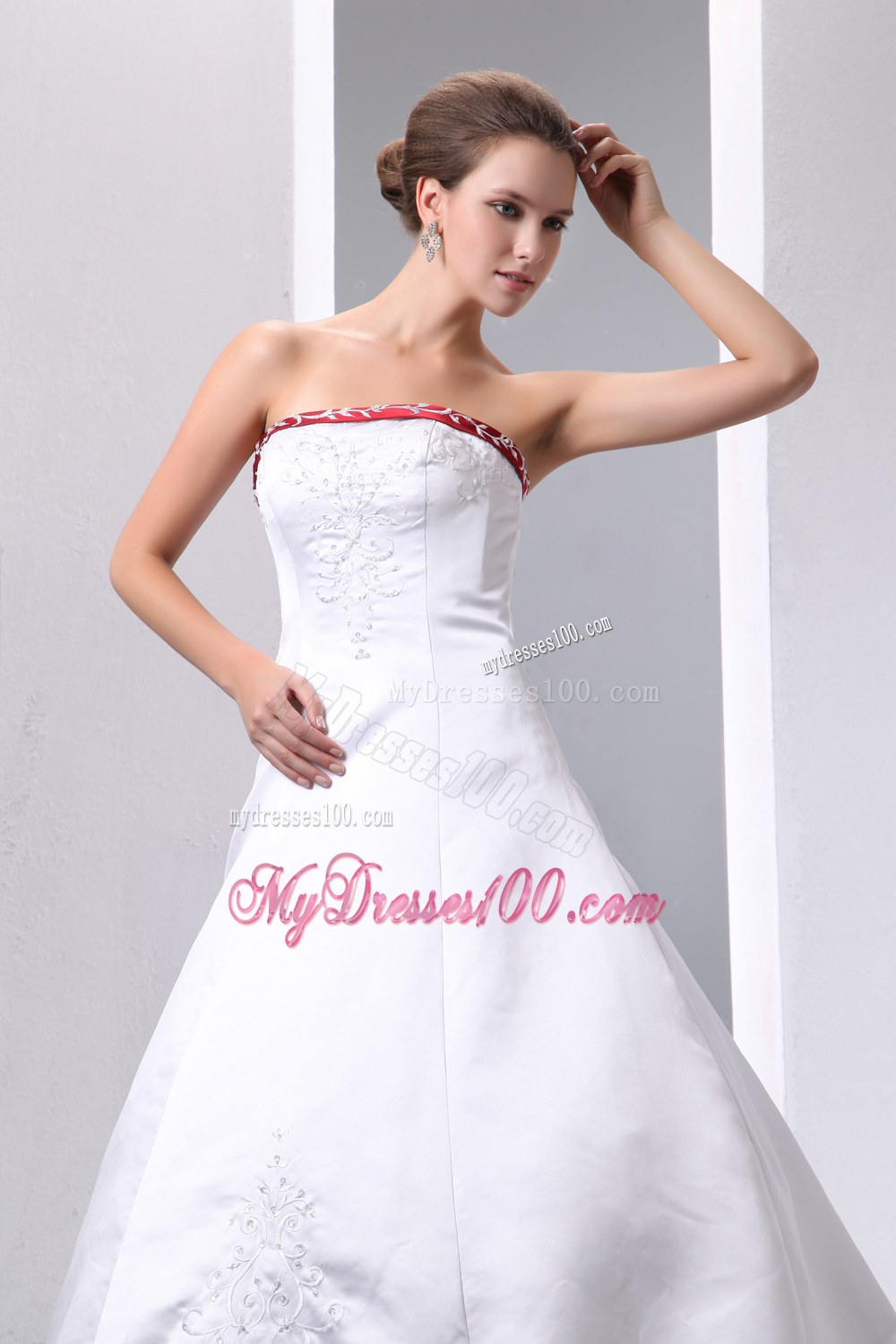 Luxurious Wedding Dresses Chapel Train Embroidery With Beading