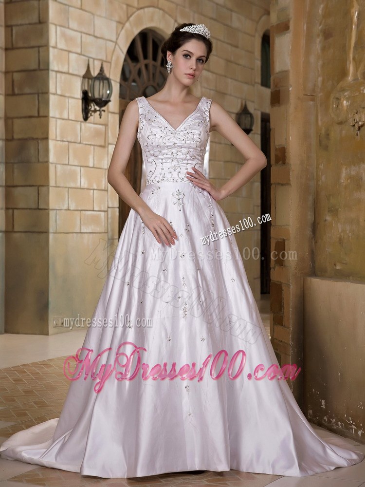 2013 Luxurious V-neck Chapel Train Beading Wedding Dresses