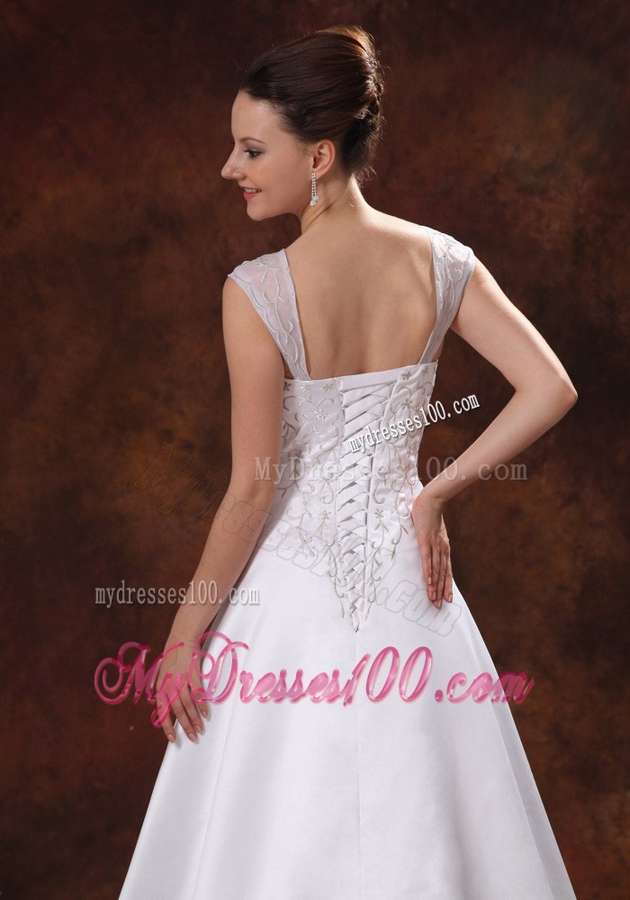 Luxurious Straps Court Train Wedding Dress With Embroidery For Church