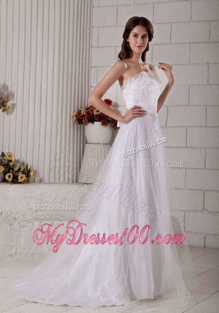 Magnificent Sweetheart Brush Train Appliqued Wedding Gown