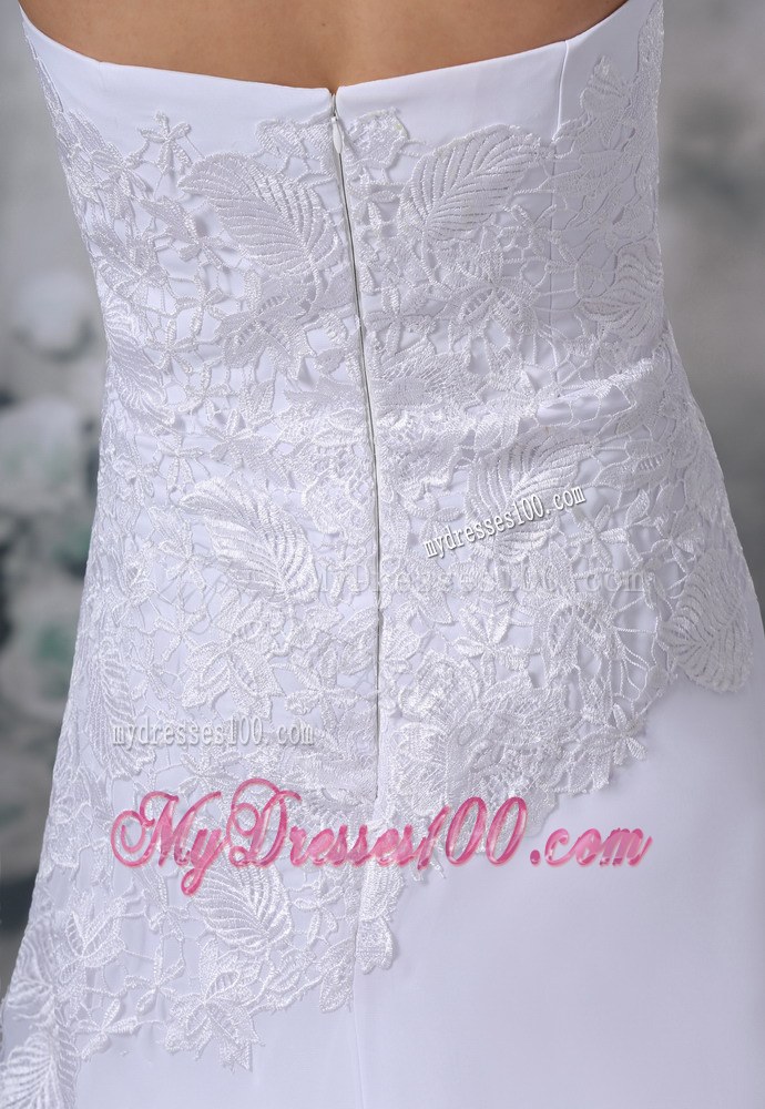 Lace Decorate Bodice Strapless Court Train Empire Wedding Gowns