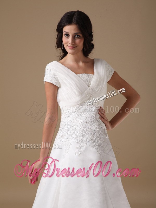 V-neck Court Train Appliqued Wedding Dresses with Short Sleeves