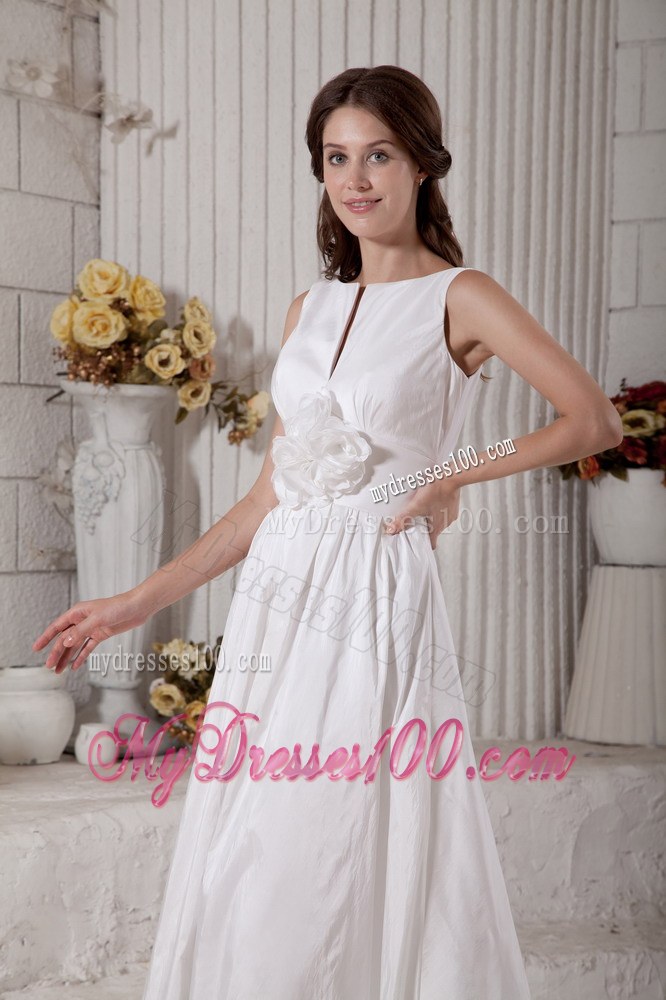 Popular Bateau Brush Train Hand Made Flowers Wedding Gowns