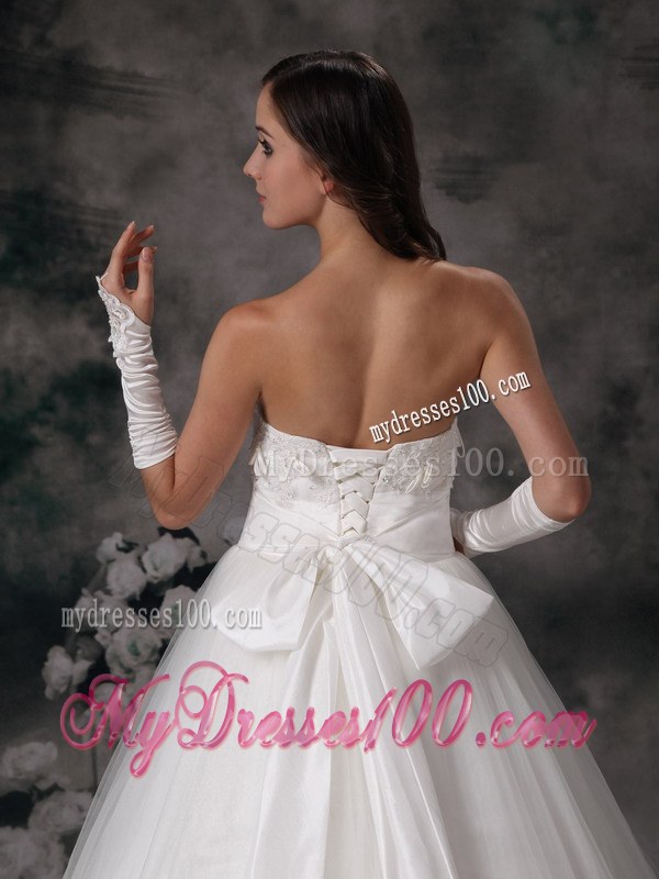 Lace Court Train Wedding Dresses with Hand Made Flowers and Bow