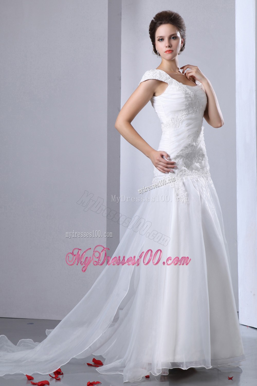 Scoop Chapel Train Appliques Wedding Dresses with Cap Sleeves