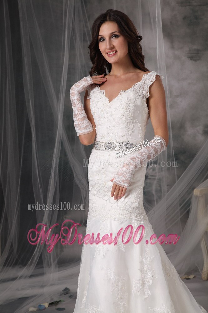 Sexy V-Neck Court Train 2013 Luxurious Lace Wedding Dresses