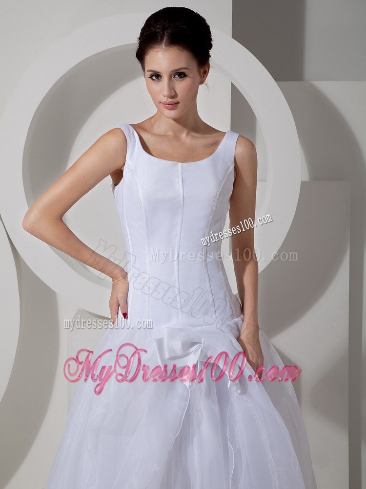 Simple Scoop Court Train Elegant 2012 Wedding Gowns with Bow