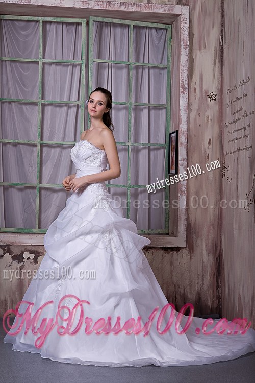 Simple Strapless Pick-ups Chapel Train Appliques Wedding Dresses