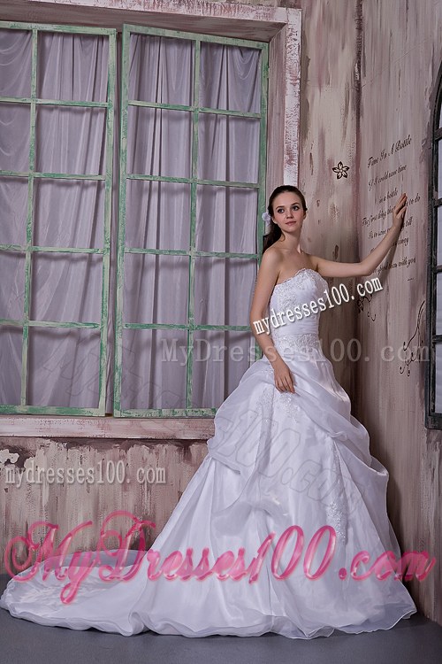 Simple Strapless Pick-ups Chapel Train Appliques Wedding Dresses
