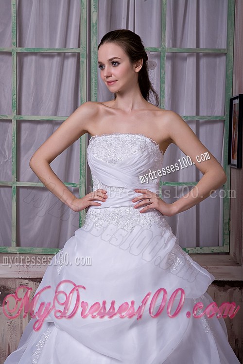 Simple Strapless Pick-ups Chapel Train Appliques Wedding Dresses