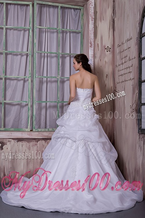 Simple Strapless Pick-ups Chapel Train Appliques Wedding Dresses