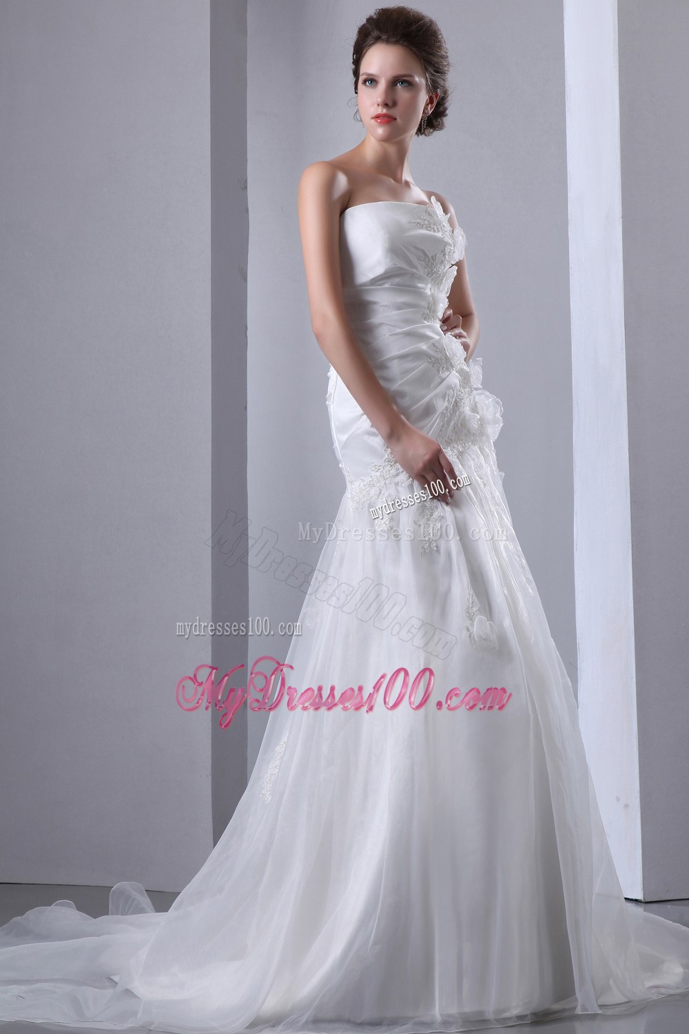 Gorgeous Flowers Strapless Court Train Appliques Wedding Gowns