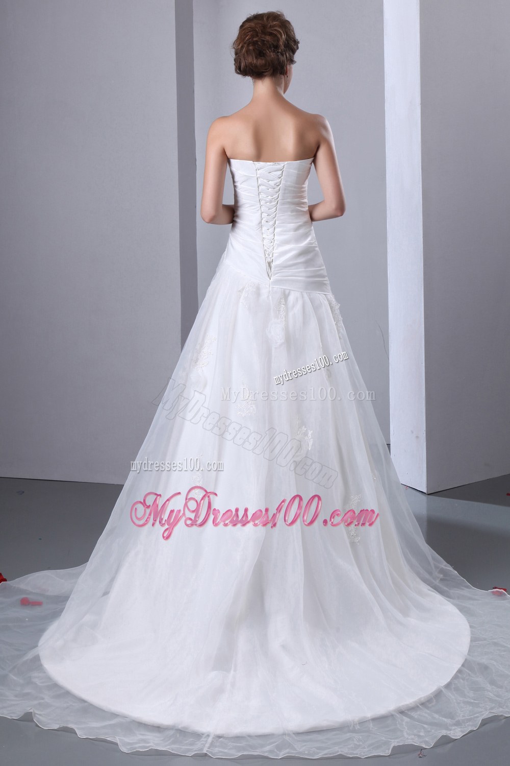 Gorgeous Flowers Strapless Court Train Appliques Wedding Gowns