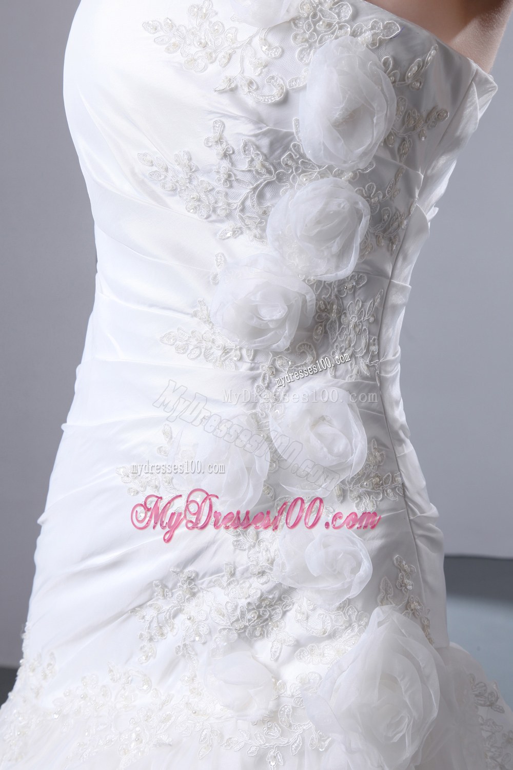 Gorgeous Flowers Strapless Court Train Appliques Wedding Gowns