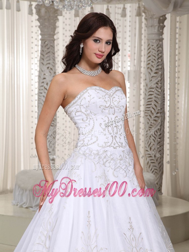 Gorgeous Sweetheart Court Train Appliqued 2013 Wedding Dresses