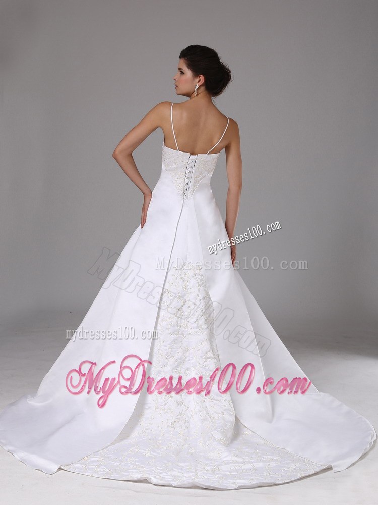 Spaghetti Straps For Luxurious Wedding Dress with Lace Court Train