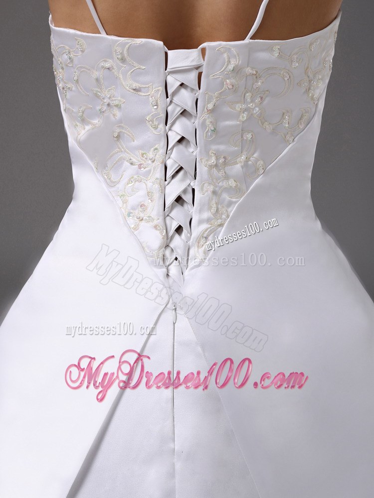 Spaghetti Straps For Luxurious Wedding Dress with Lace Court Train