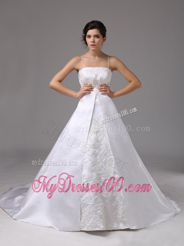 Spaghetti Straps For Luxurious Wedding Dress with Lace Court Train