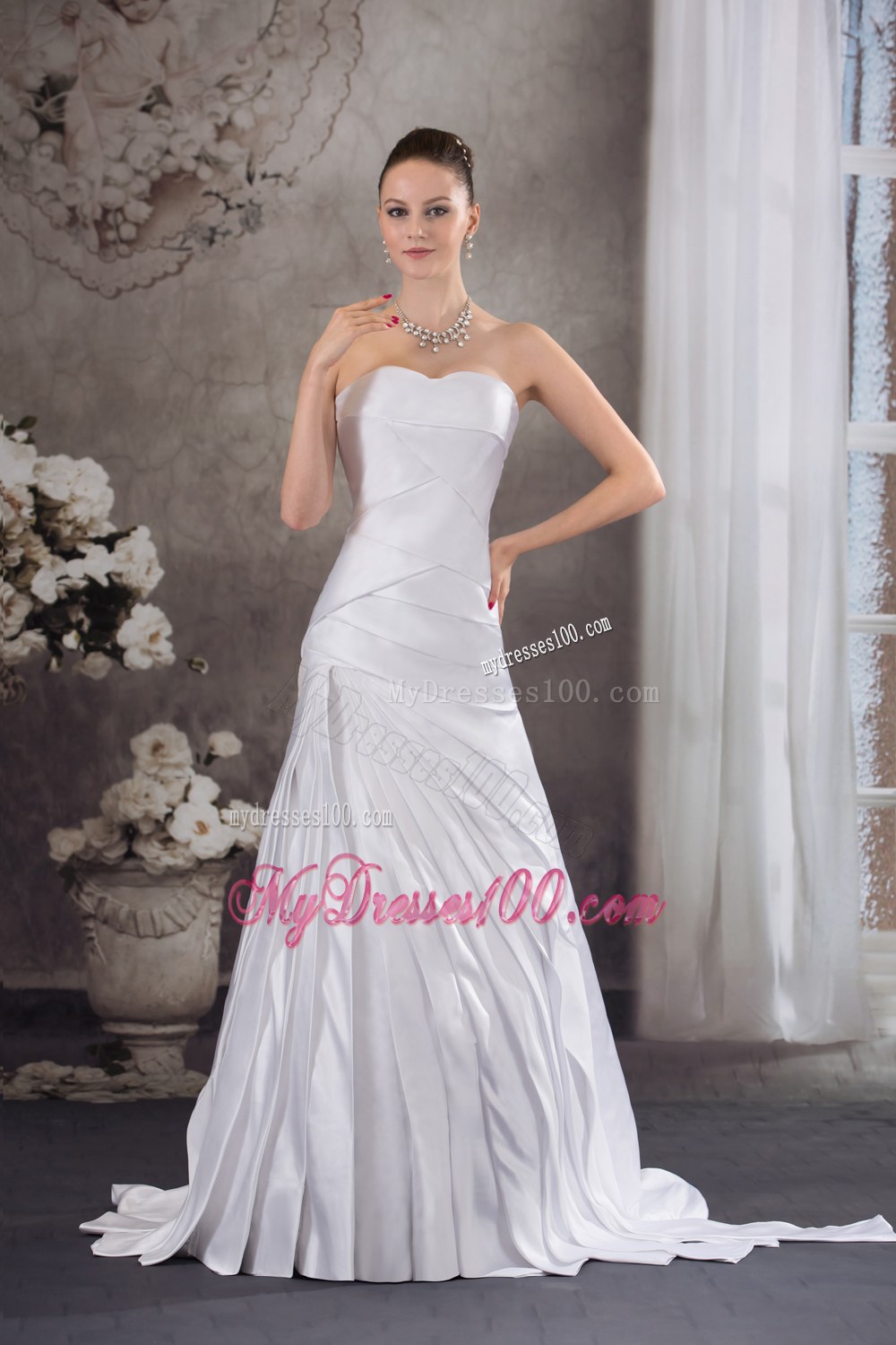 Sweetheart A-line Brush Train Pleat Wedding Dress