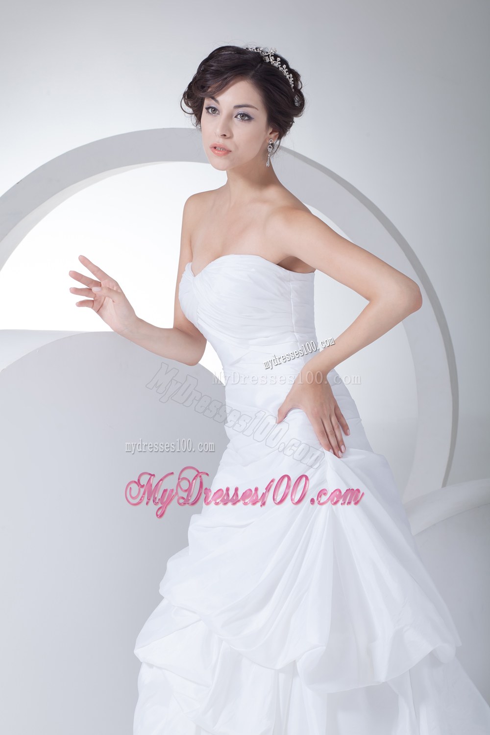 Sweetheart A-line Ruching Brush Train Wedding Dress