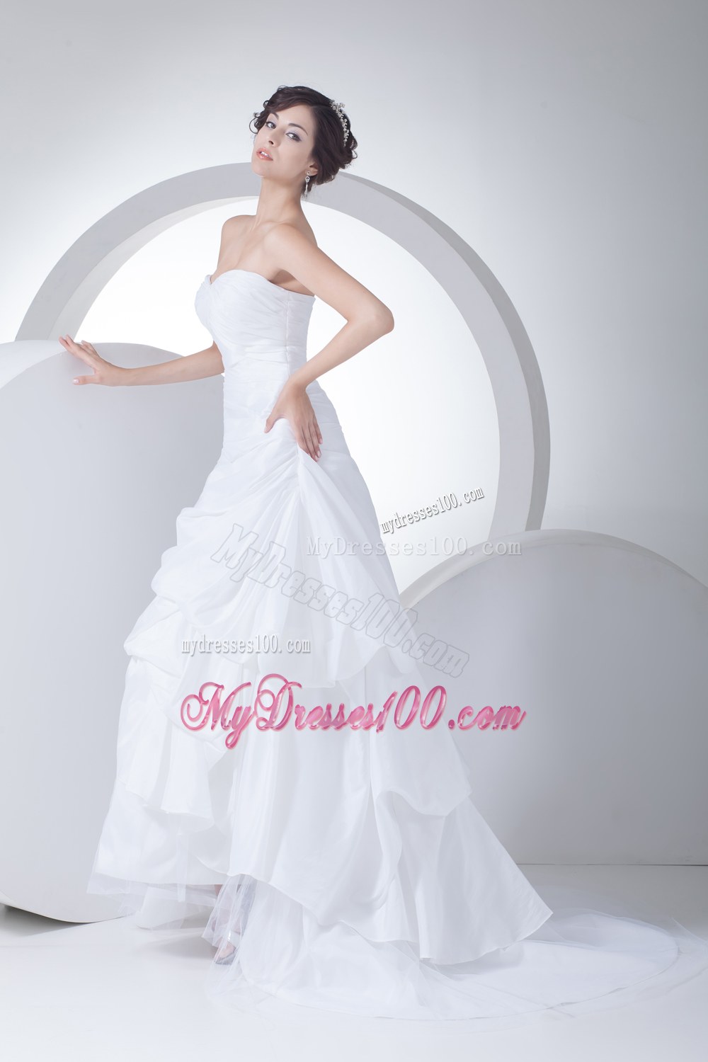 Sweetheart A-line Ruching Brush Train Wedding Dress
