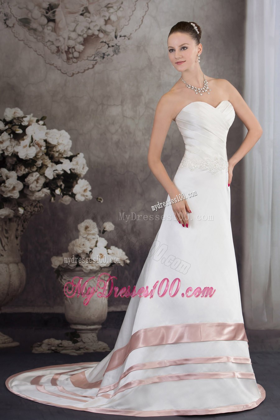Sweetheart Brush Train Appliques Wedding Dresses for Cheap