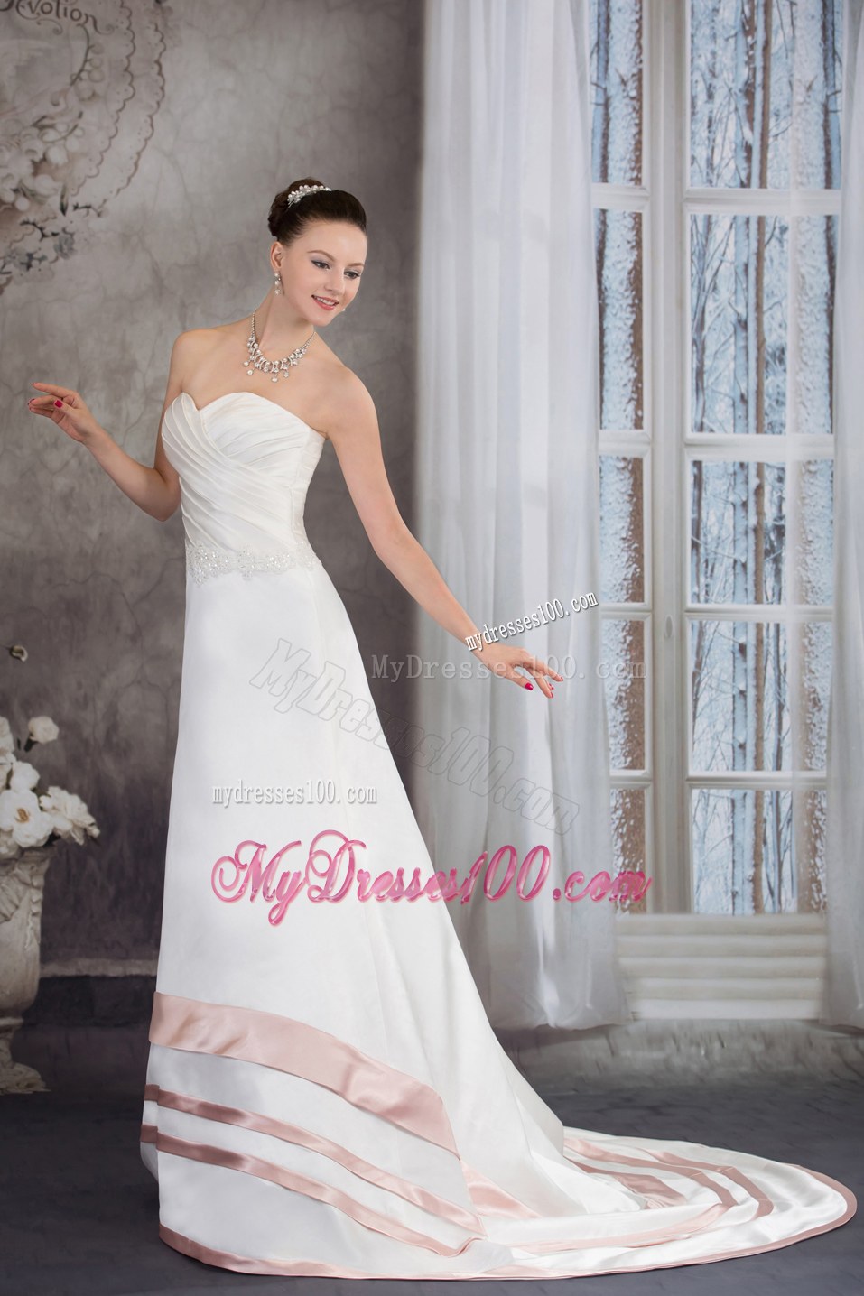 Sweetheart Brush Train Appliques Wedding Dresses for Cheap