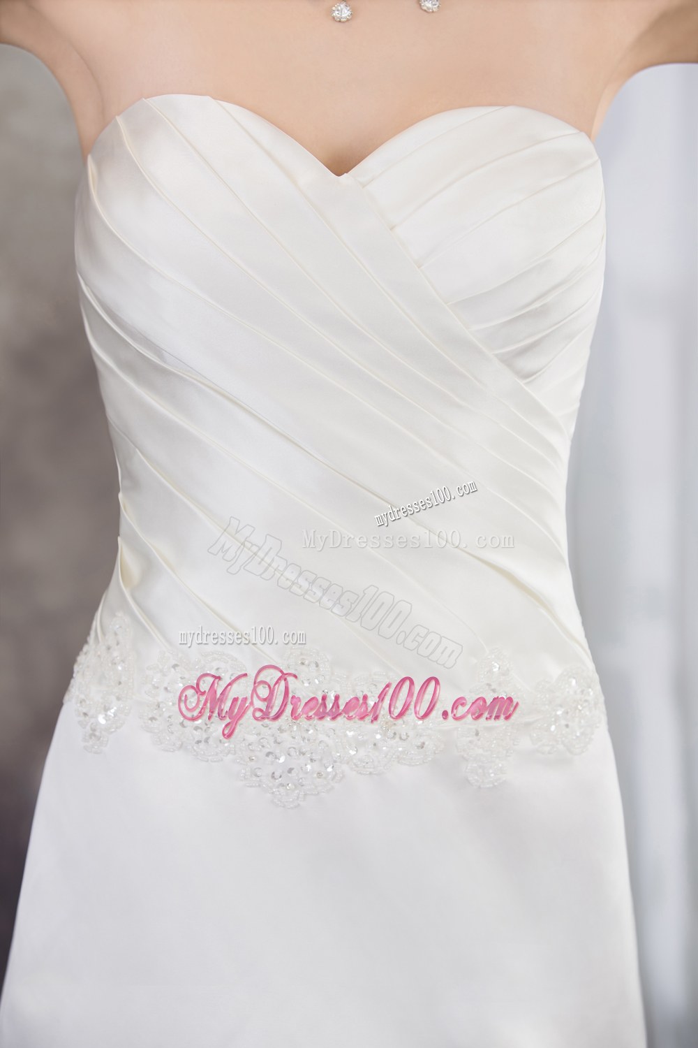 Sweetheart Brush Train Appliques Wedding Dresses for Cheap
