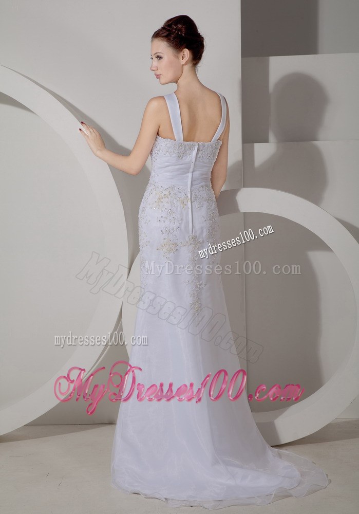Unique V-neck Brush Train Appliques Discount Wedding Dress On Sale