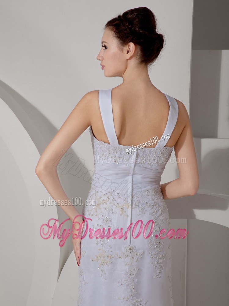 Unique V-neck Brush Train Appliques Discount Wedding Dress On Sale