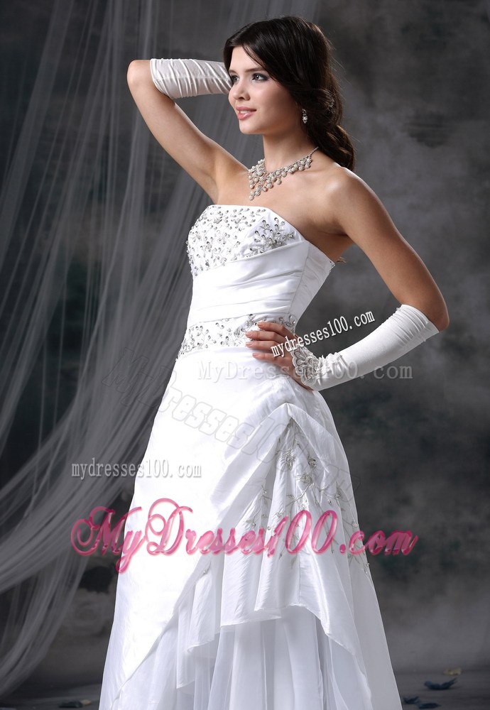 Appliques with Beading Decorate Up Bodice Cheap Bridal Dresses