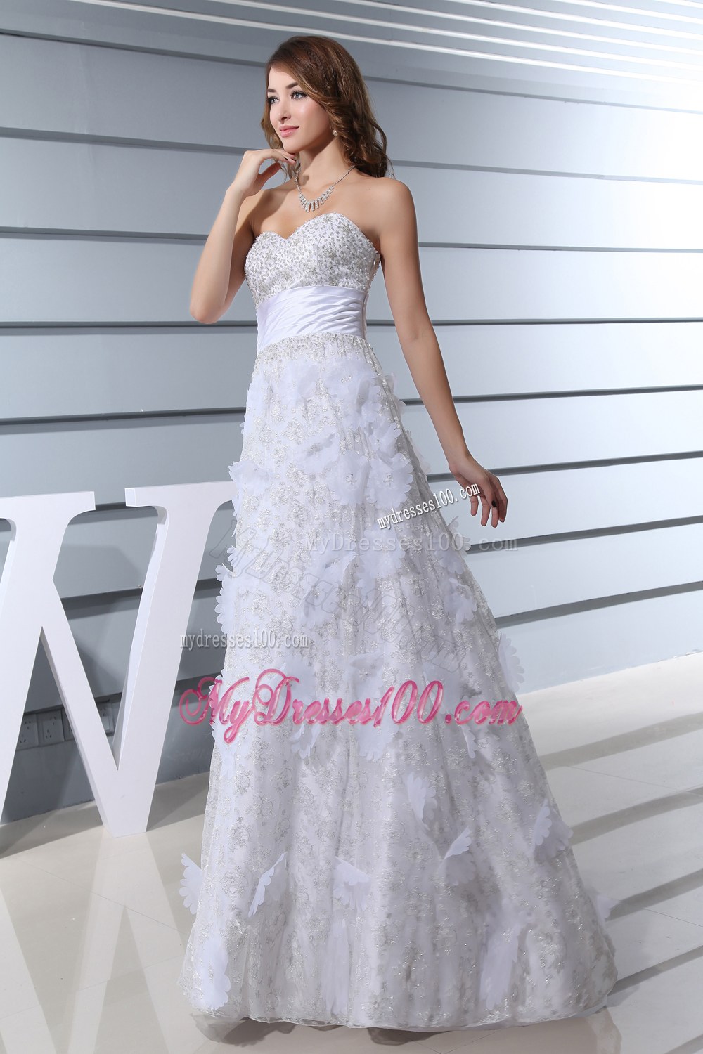 White Beading Sweetheart Hand Made Flowers Wedding Dresses