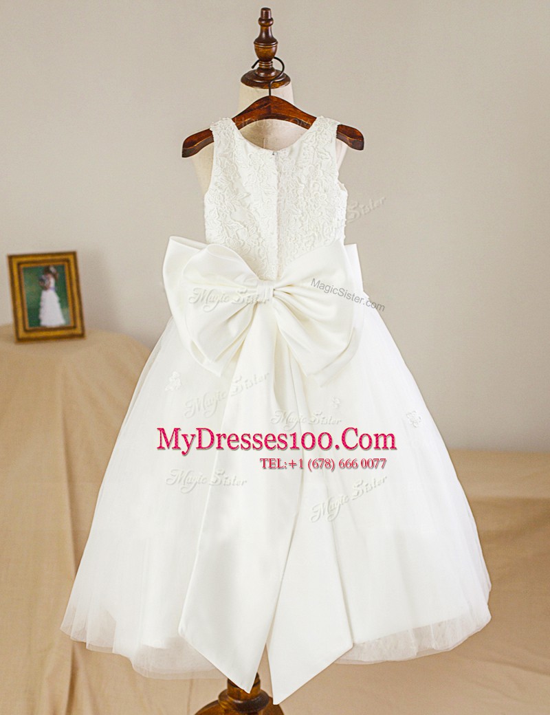 Scoop Sleeveless Tulle Floor Length Zipper Toddler Flower Girl Dress in White with Lace and Bowknot