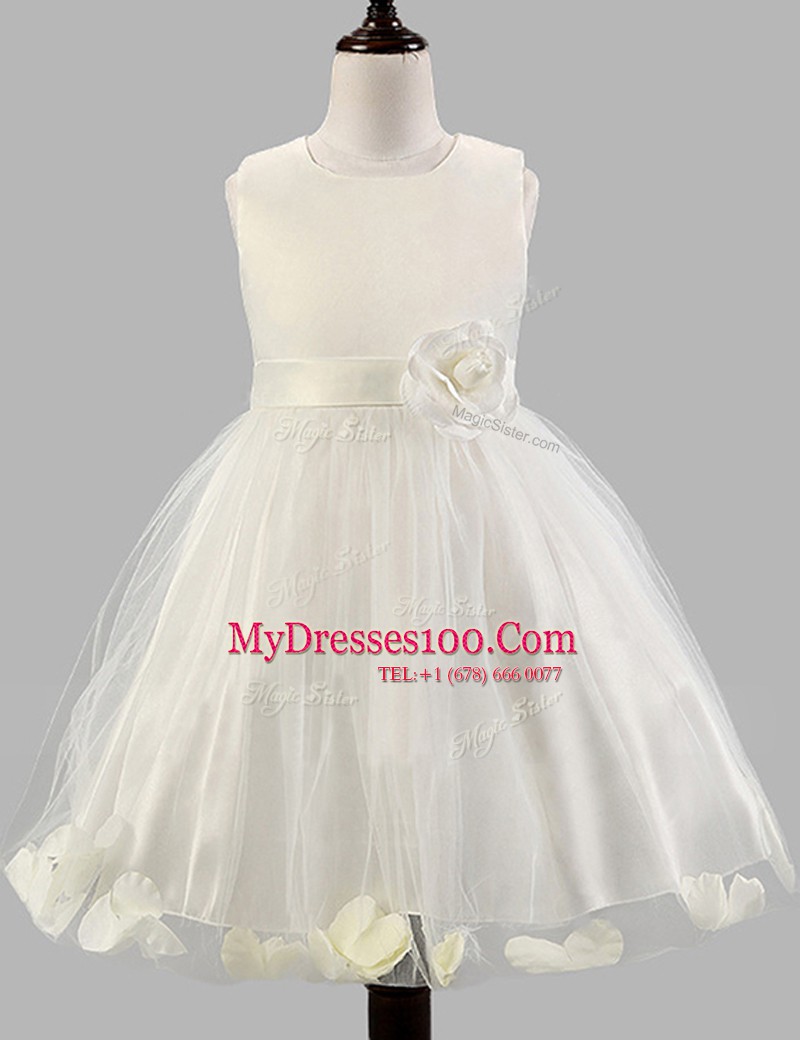 Fashionable Tulle Scoop Sleeveless Zipper Appliques and Bowknot and Hand Made Flower Flower Girl Dresses for Less in White