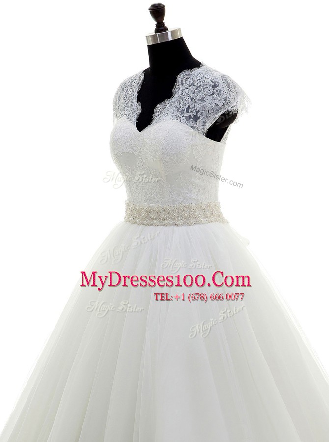 With Train Clasp Handle Wedding Gowns White for Wedding Party with Beading and Lace Brush Train