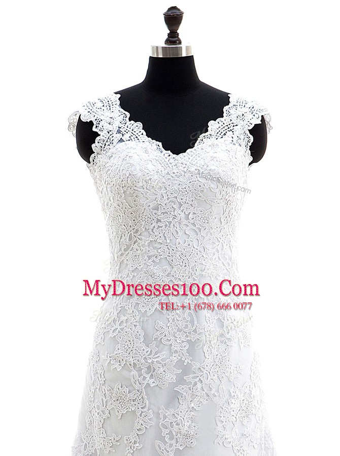 Lace V-neck Sleeveless Brush Train Clasp Handle Lace Wedding Dress in Lilac